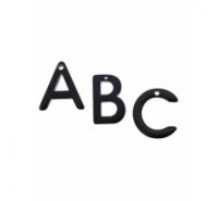 Colgantes de letras A B C de resina  color negro matizado.