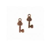 Colgante llave pequeña con 4 similes de color cobre