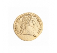 Colgante moneda de zamak de 46mm irregular con cara grabada